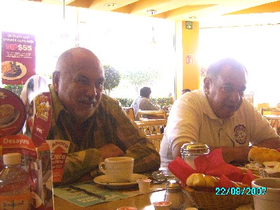  ALFONSO GIL MARTINEZ y el abejo VICTOR LOPEZ